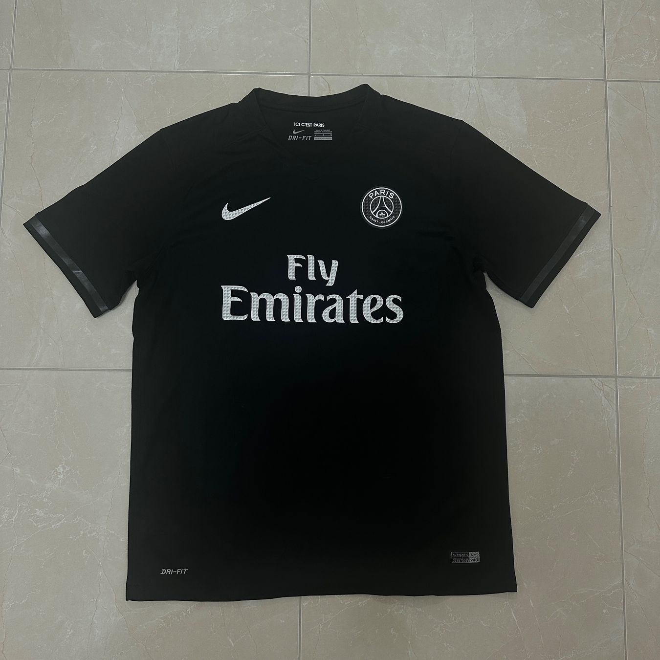 Nike Canottiere & Pantaloni: PSG Ibrahimovic Trikot Grösse L – Usato da Frenkendorf venduto da fab_r7dr