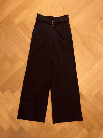 Maje Hose Grösse 34 neuwertig