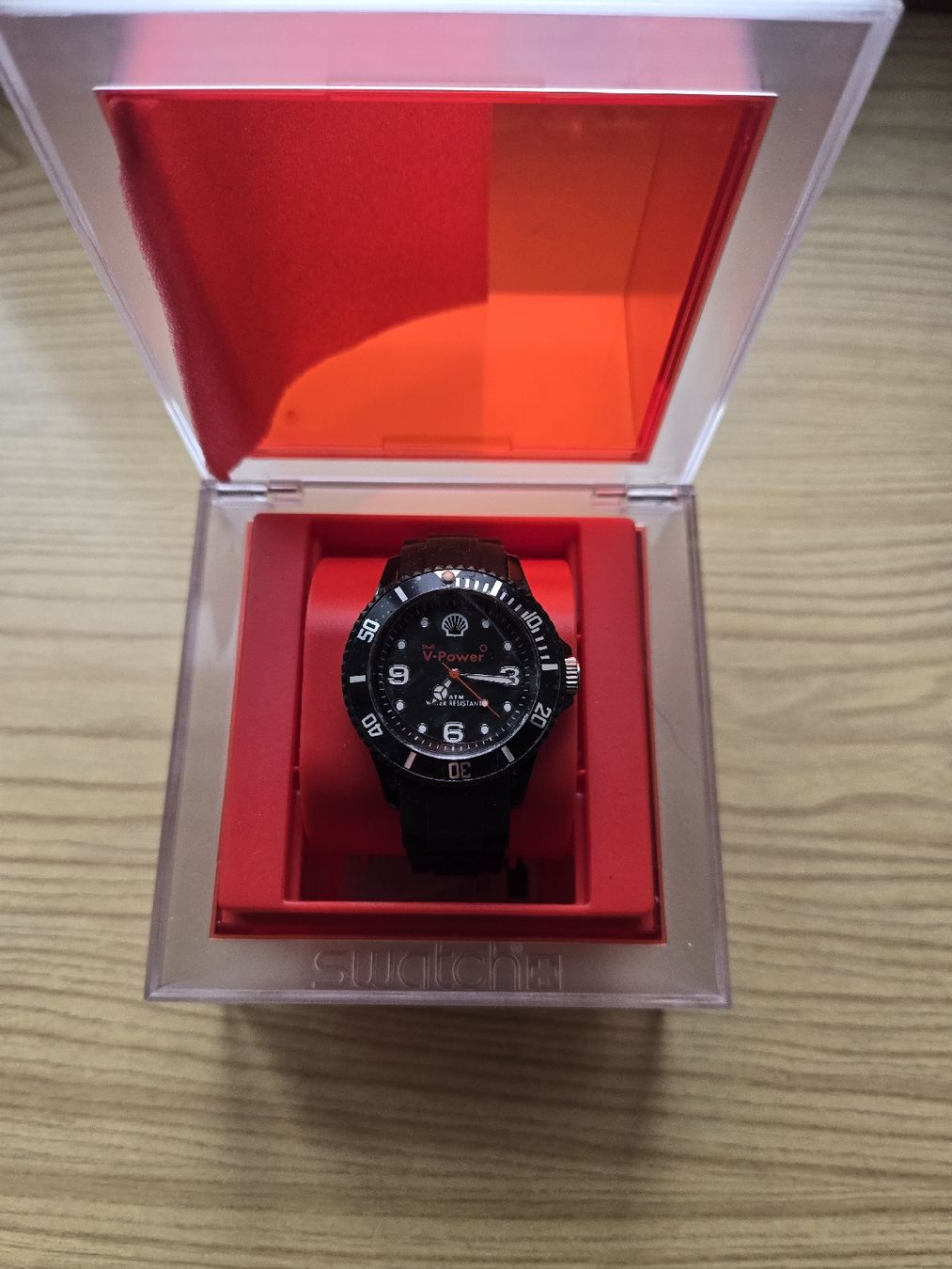Swatch Montres: Swatch Uhr Shell V-Power schwarz mit Box – Neuf avec emballage d'origine à Kienberg par CaBor 1