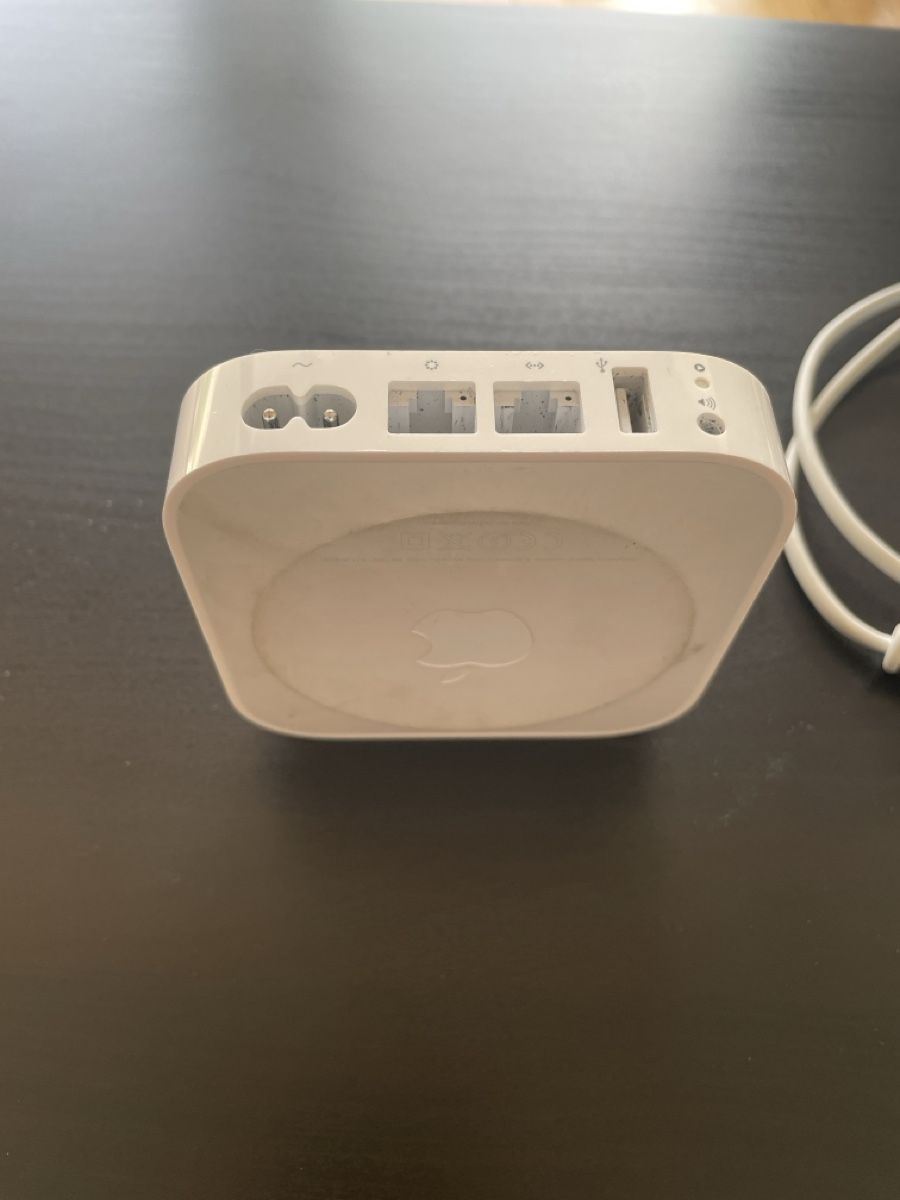 Apple Modem & Router: Apple AirPort Express router wireless – Usato da Lugano venduto da fab_rt7w 2