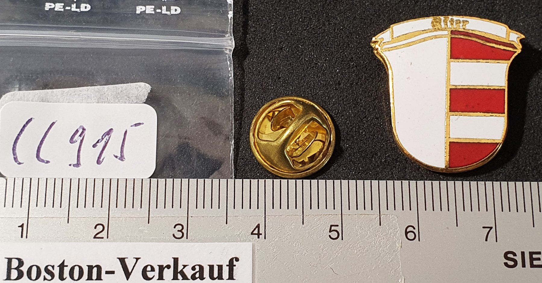 Plaketten & Abzeichen: CC915 - Pin Gemeindewappen Uster – Gebraucht aus Reinach BL von Boston-Verkauf 1