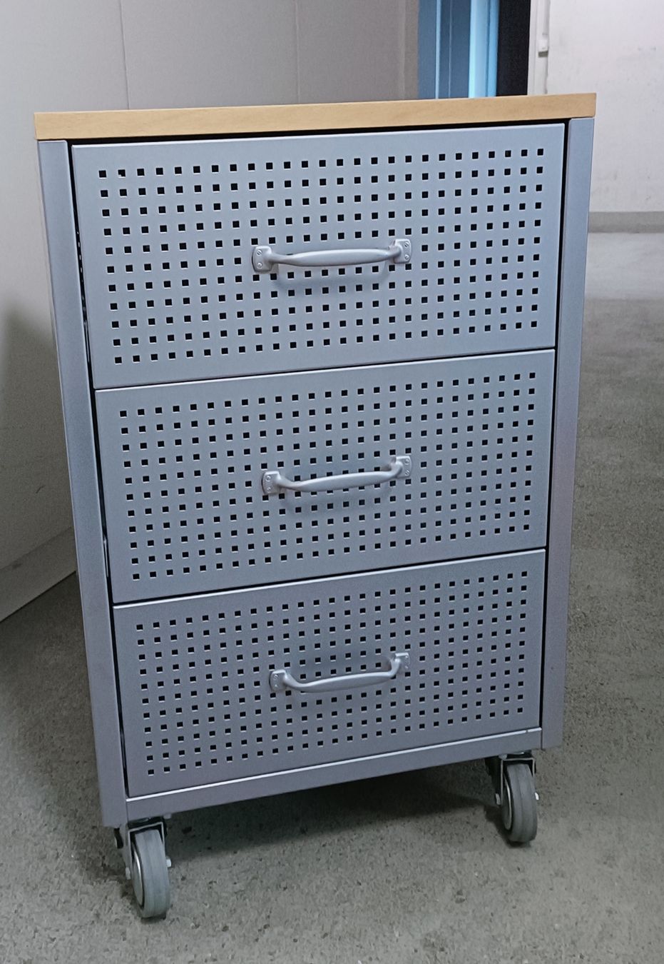 Banconi: Rollcontainer Korpus Holz/Metall, 3 Schubladen – Usato da Wallisellen venduto da plast01