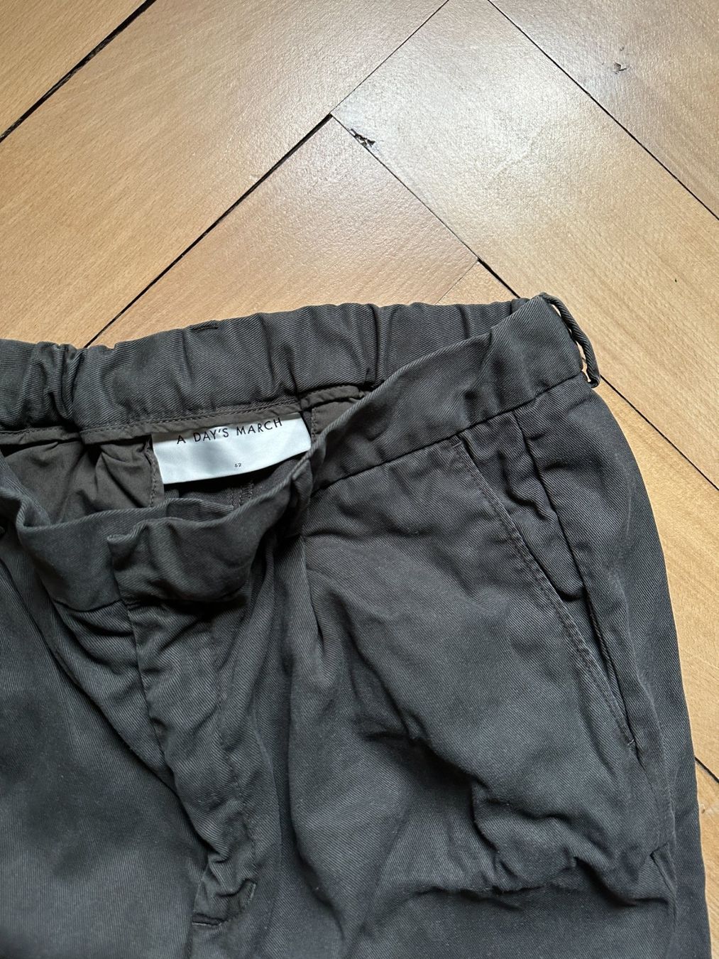 Pantaloni: A DAY'S MARCH - Hose taupe 52 – Usato da Zürich venduto da Diazaio 2