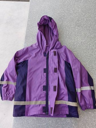 Regenjacke gefüttert in Grösse 110