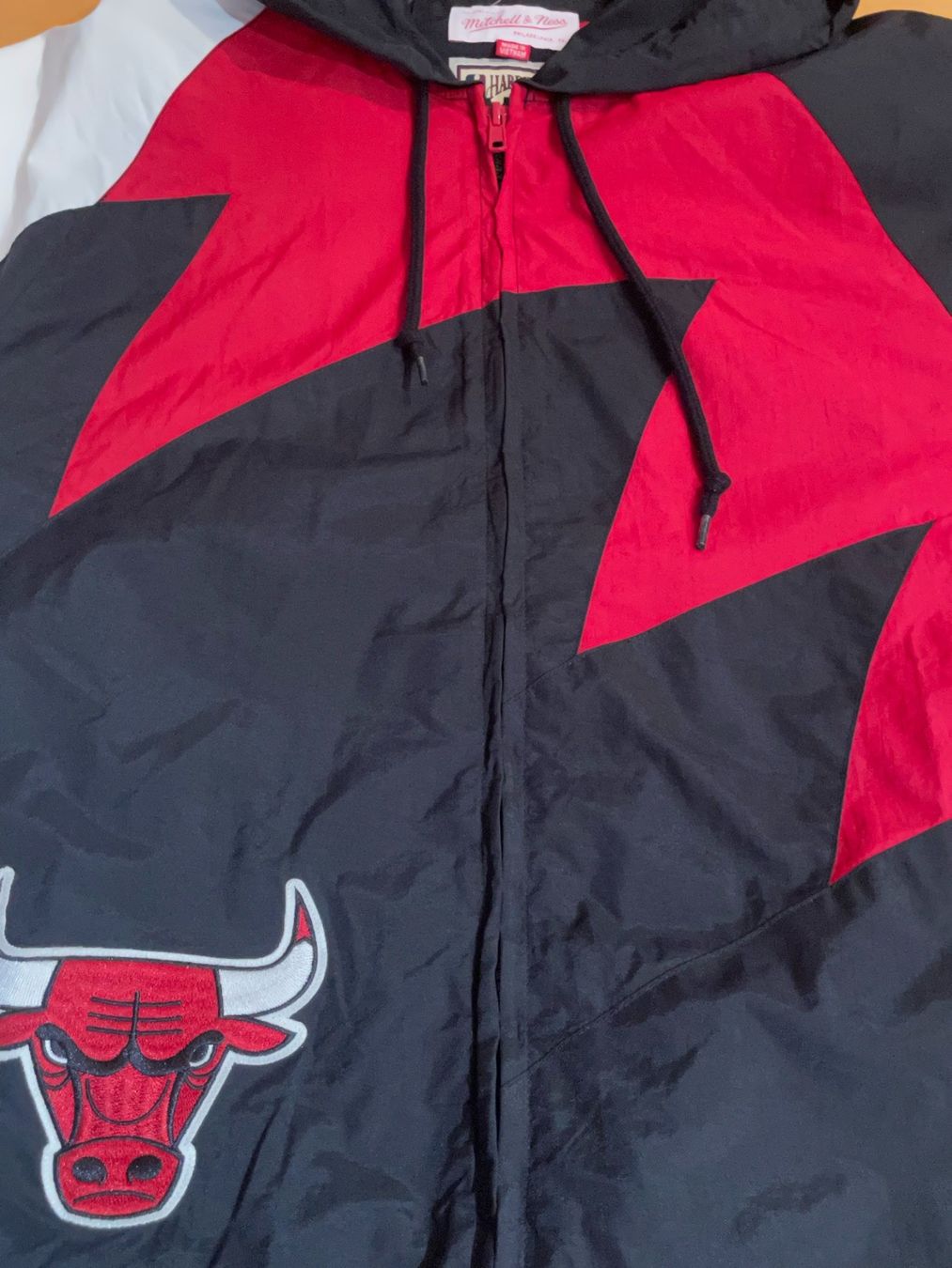 Mitchell & Ness Jacken: MITCHELL & NESS CHICAGO BULLS WINDBREAKER JACKET SZ: M – Gebraucht aus Cortaillod von Stay_Alive_vintage 5