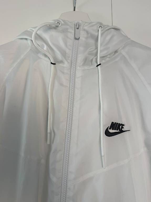 Vestes: NIKE WINDBREAKER MIT KAPUZE – D'occasion à Niederhelfenschwil par Mileko 2