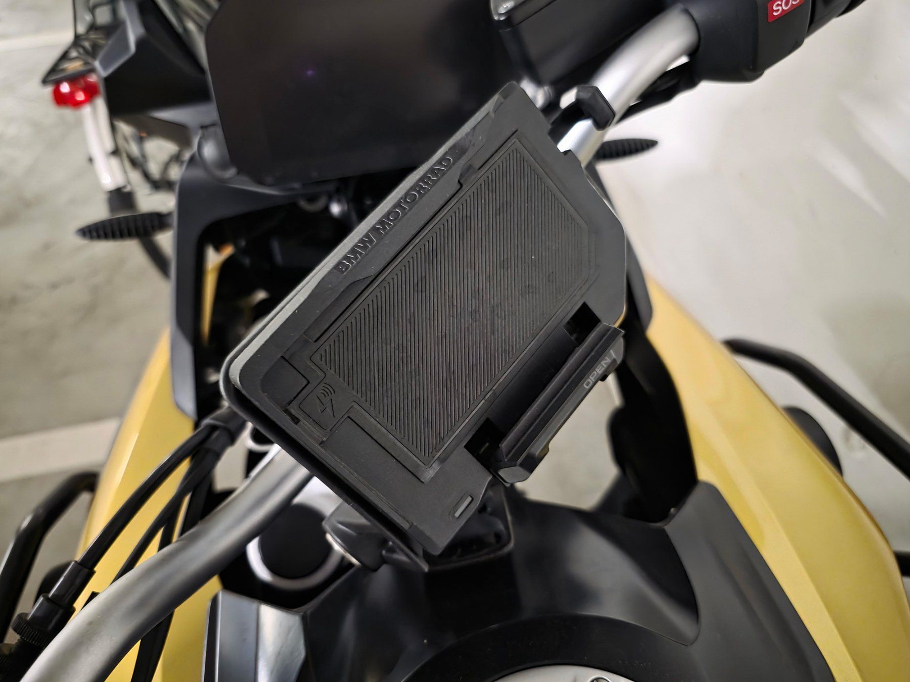 BMW Autres accessoires p. véhicule: BMW Connected Ride Cradle – D'occasion à Bülach par alkoholisti