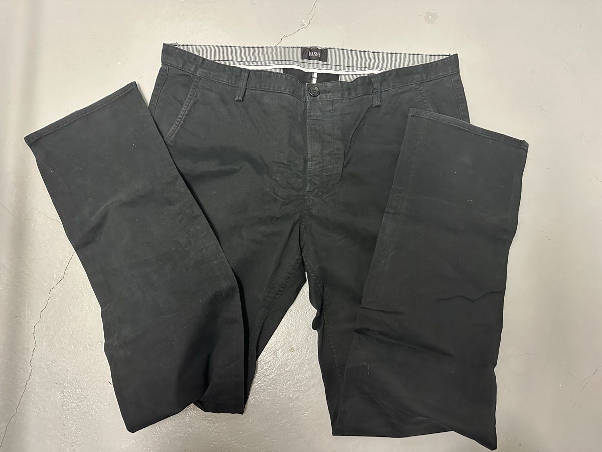 Hugo Boss Hosen: Herren Chino HUGO BOSS Grösse 52 – Neu (gemäss Beschreibung) aus Bülach von leide_29 2