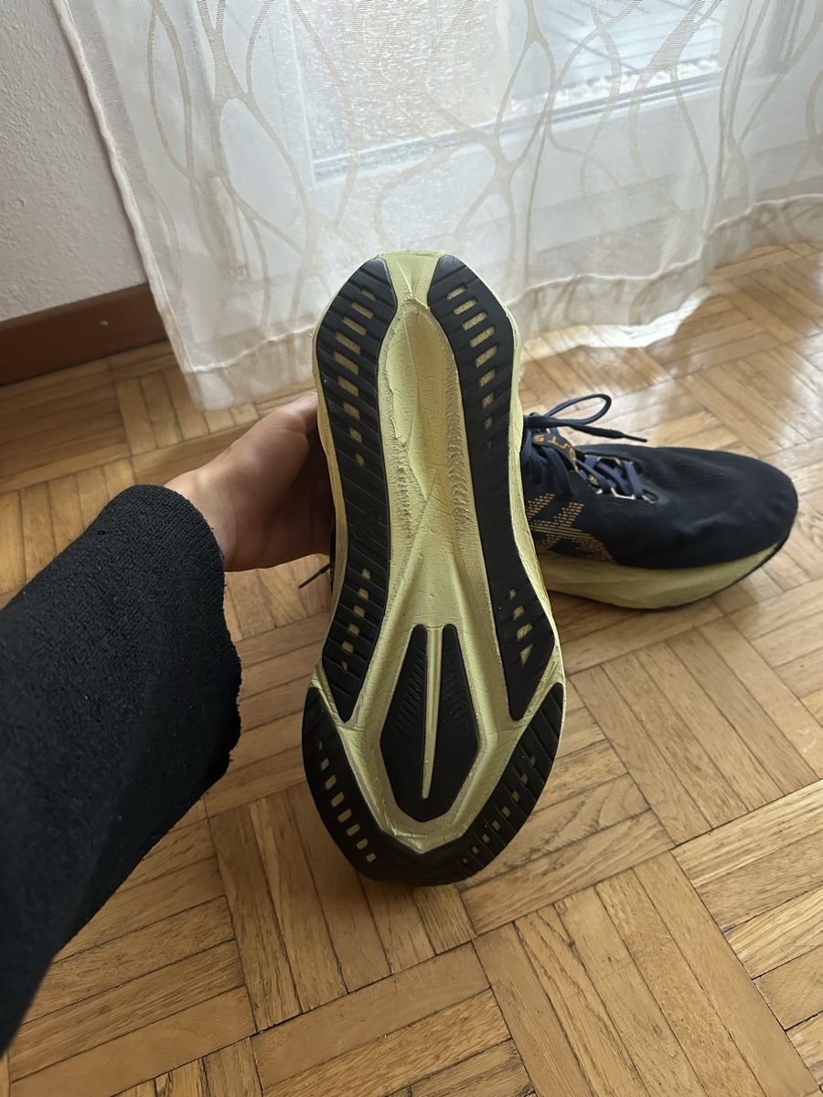 Asics Scarpe da uomo: Asics Novablast 5 – Usato da Zürich venduto da aur_jql8 4