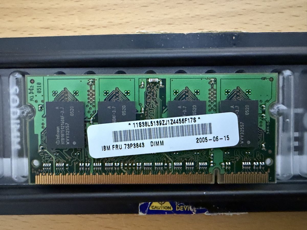 Memoria / RAM: RAM Modul IBM FRU 73P9843 512MB DDR2 PC2-4200 – Usato da Aeschi SO venduto da Bluemail 2