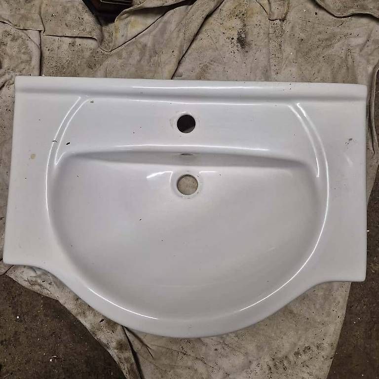 Lavabi & lavandini: Weisses Lavabo / Waschbecken gebraucht – Usato da Basel venduto da Lilly01