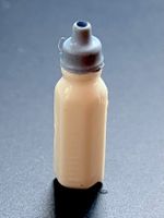 Milchflasche (Schoppen, weiss/blau) f/Puppenstuben. NP 3.50.