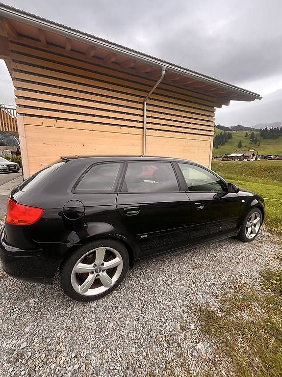 Audi Automobili: Audi A3 2.0 TDI Quattro schwarz – Usato da Adelboden venduto da Holz45 2