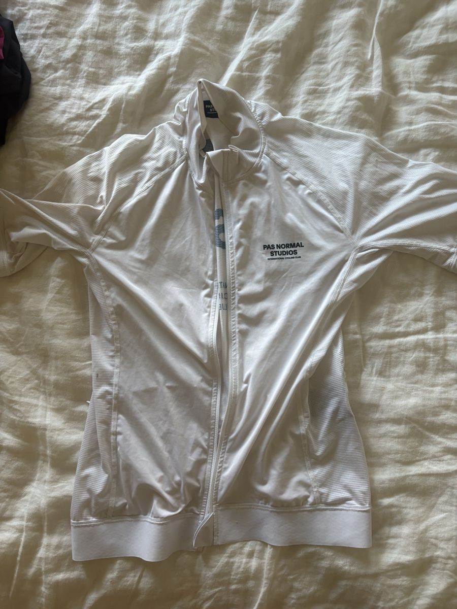 Pas Normal Studios Leibchen & Hosen: Pas Normal Studios Jersey weiss M – Gebraucht aus Bern von sam_c78d 2