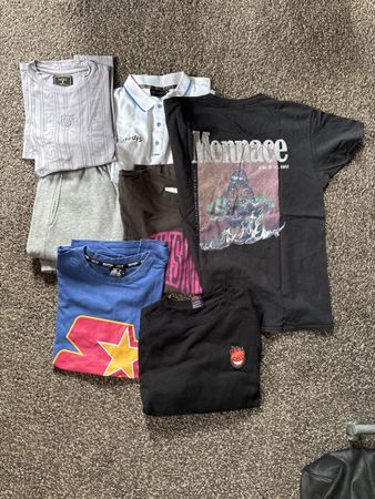 T-Shirts und trainer Hosen Grösse L M gemischte Marken