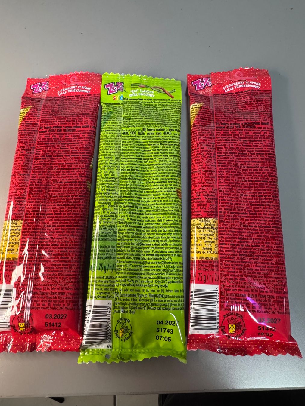 Lebensmittel & Spezialitäten: Zoté Run Sour Strawberry Sticks 3er Packung – Neu und originalverpackt aus Zunzgen von noa_wd92 1