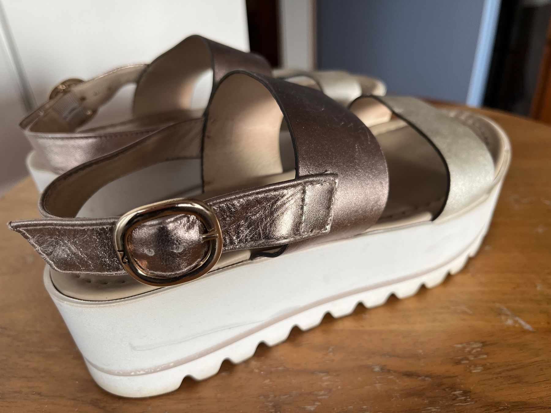 Damenschuhe: Nero Giardini Sandaletten silber/bronze Gr. 35 – Gebraucht aus Lostorf von bella1961 3