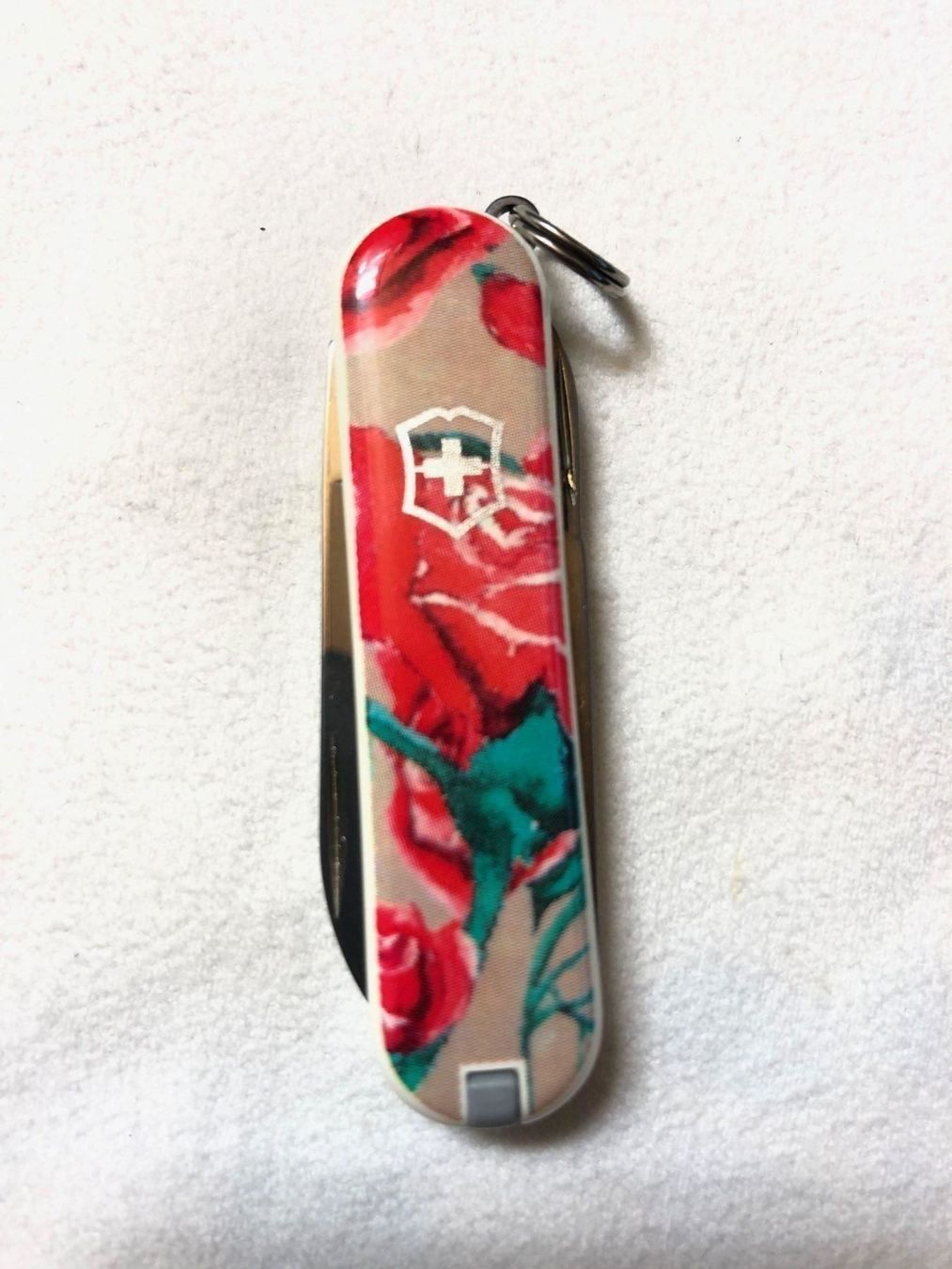 Victorinox Coltelli tascabile: Victorinox Classic Rose – Nuovo (secondo la descrizione) da Dallenwil venduto da jeni152 1