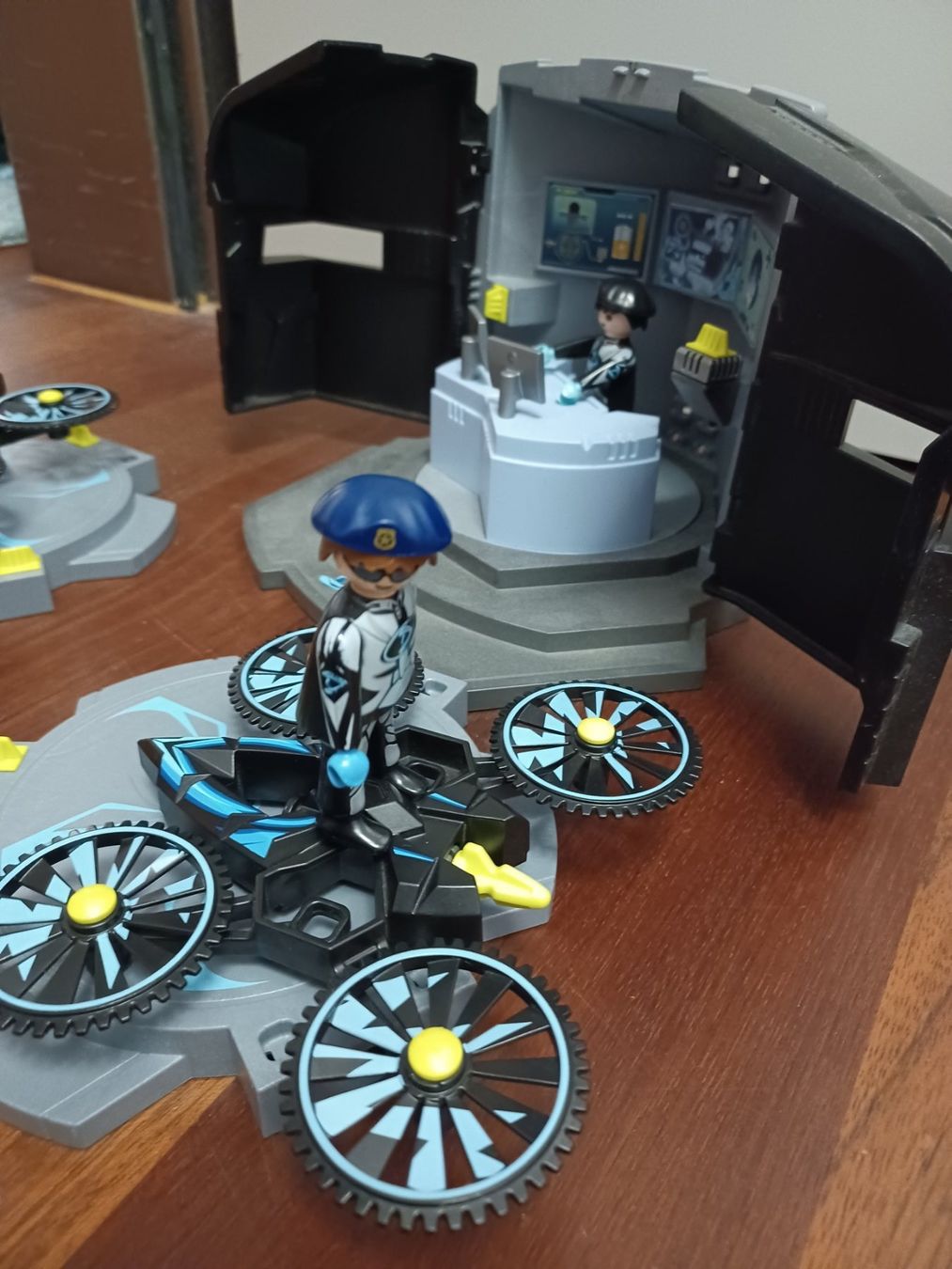 Playmobil Giocattoli: Playmobil Agents Station – Usato da Emmenbrücke venduto da Ddagi 1