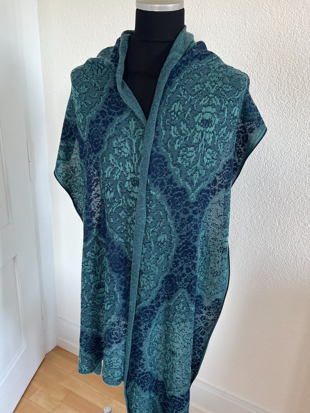 Colora Foulard & Sciarpe: Colora Schal, Dunkelblau/Grün, NEU – Nuovo e nell'imballaggio originale da Worb venduto da farben20zauber