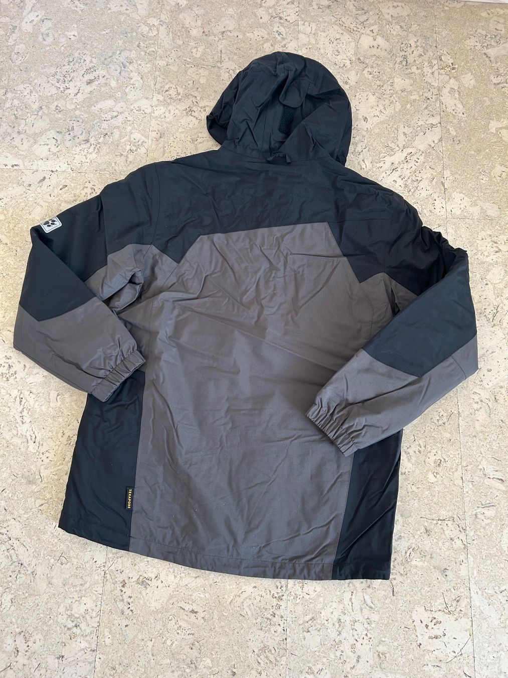 Jack Wolfskin Jacken & Mäntel: Allwetterjacke Jack Wolfskin Grösse 176 – Gebraucht aus Muri b. Bern von araucaria 5