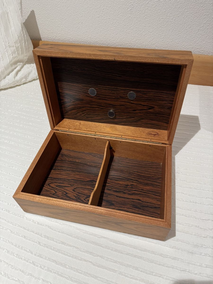 Davidoff Humidificateurs: Humidor original Davidoff, gross, schön – D'occasion à Safenwil par Corahund 3
