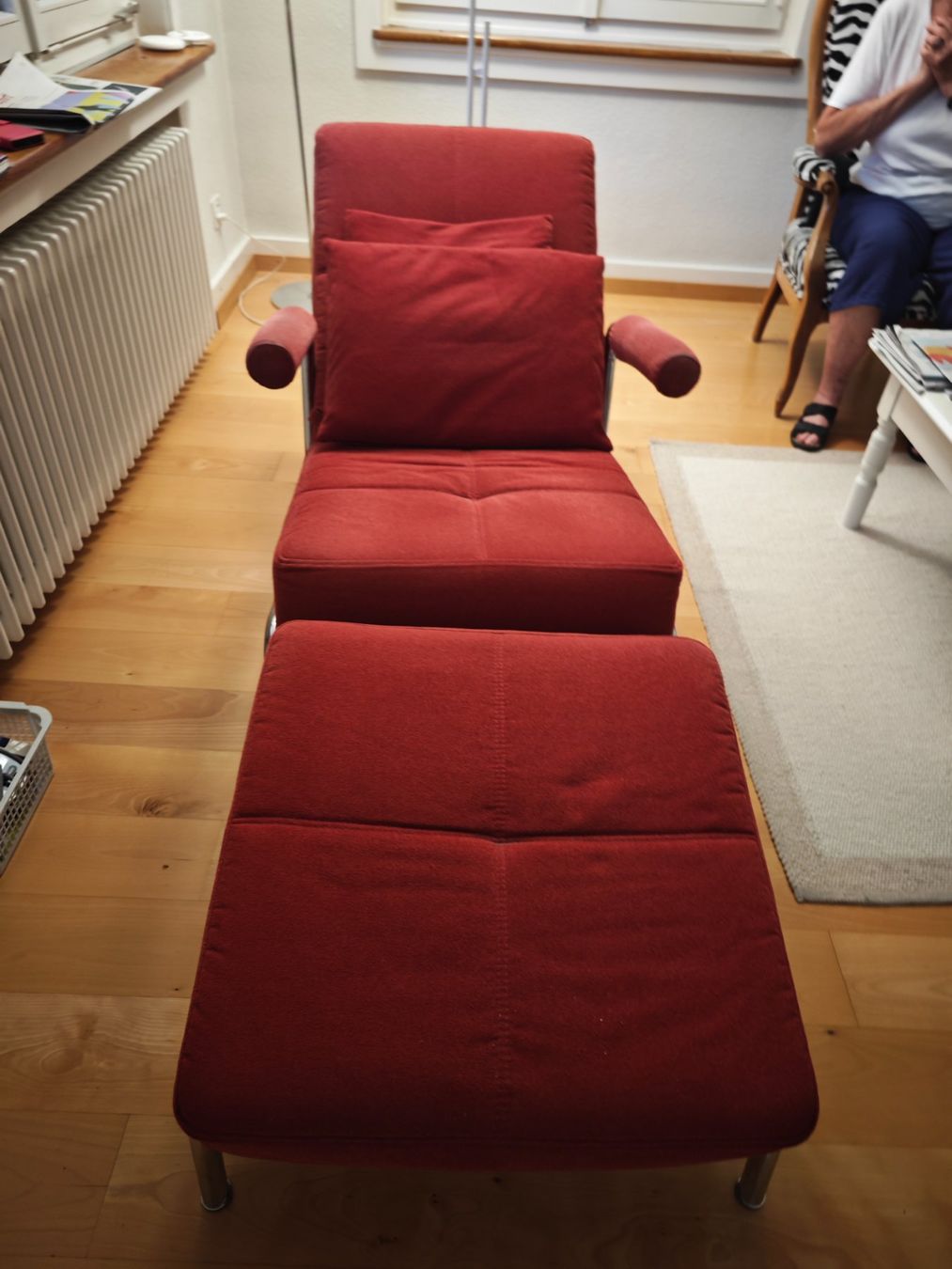 Pfister Fauteuils: Sessel mit Hocker rot,guter Zustand – D'occasion à Beringen par ble_nw7z 4