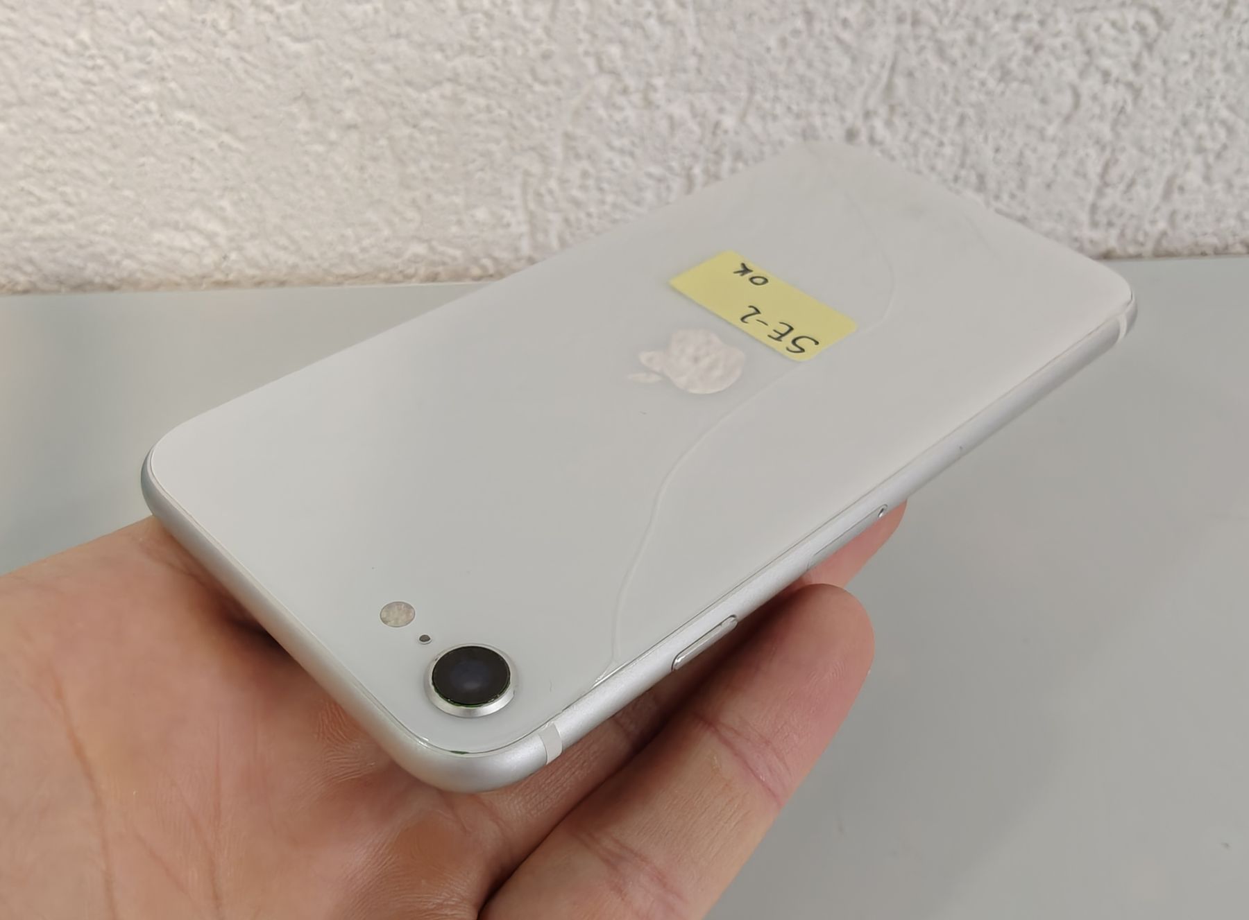 Apple Telefoni cellulari / Smartphones: iPhone SE 2. Generation – Usato da Ehrendingen venduto da Rocky985 4