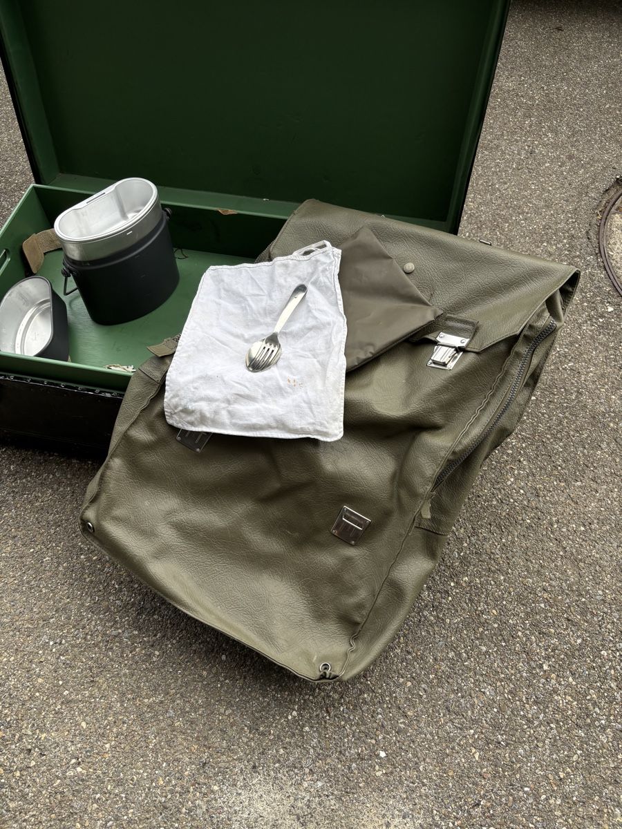Caisses de transport: Ch Armee Offizierskiste – D'occasion à Rikon im Tösstal par Bonfi 5