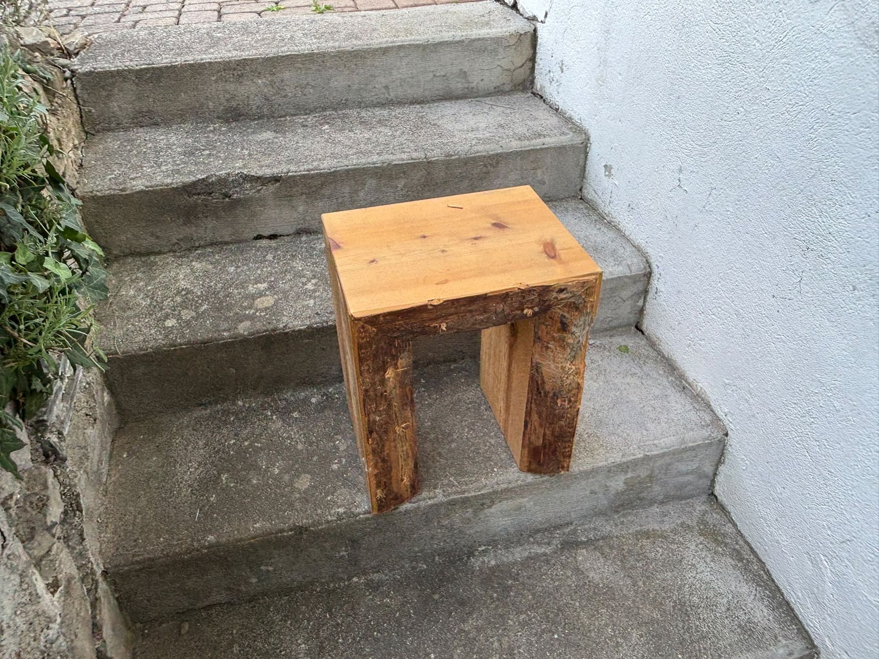 Comodini: Wunderschöner Holz Nachttisch  – Usato da Zürich venduto da FlorinGasser 1
