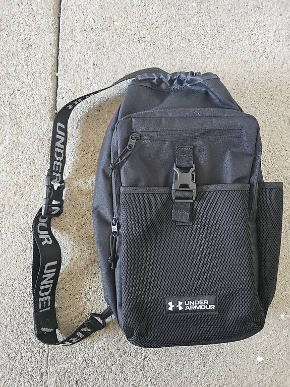 Borse: Under Armour Utility Flex Sling Cross Bag  – Usato da Zürich venduto da Auzem_naut 1