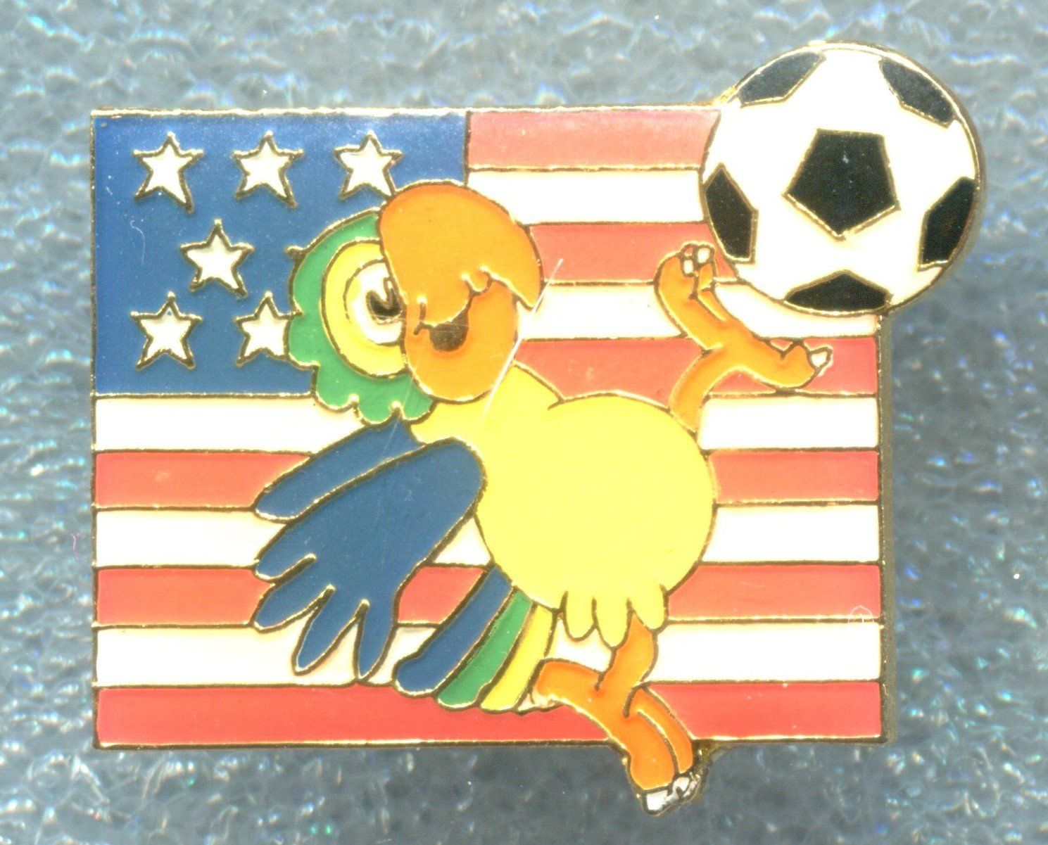Fifa Placchette & Badge: Fussball  USA  Schweiz  Papagei – Usato da Winterthur venduto da Sammleroase