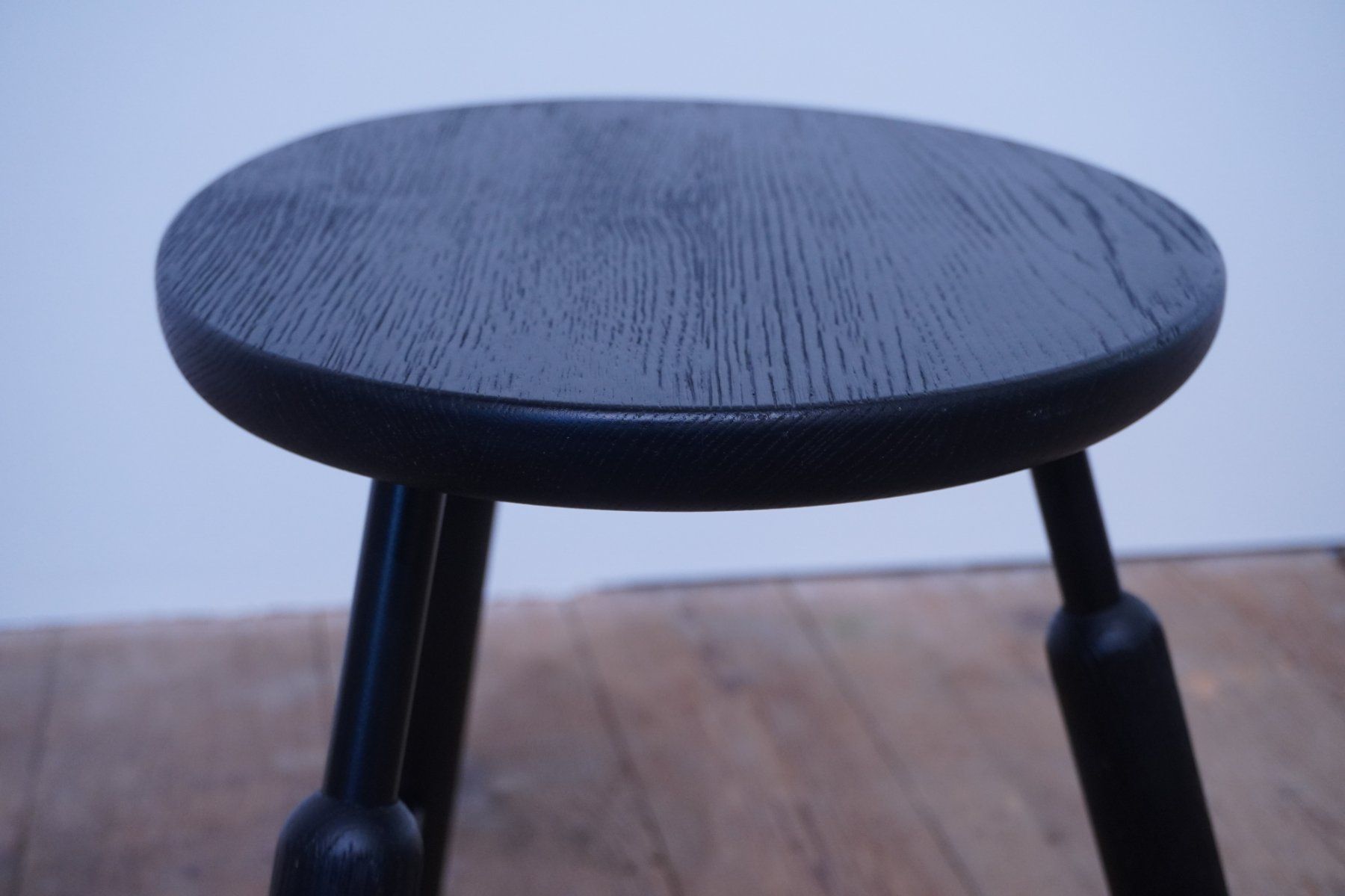 Tabourets: &Tradition Hocker Norm NA3 Eiche schwarz – D'occasion à Bad Zurzach par QLASSIQ 5