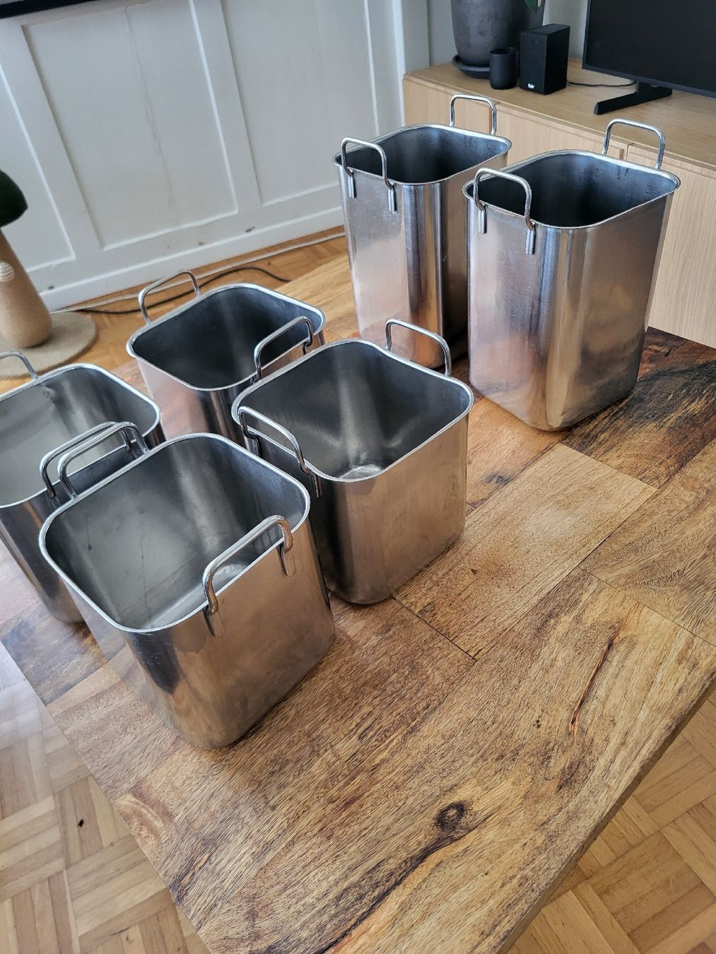 Cucine complete: 6 Edelstahl-/Chromstahlbehälter mit Griffen – Usato da Dachsen venduto da MacheSache