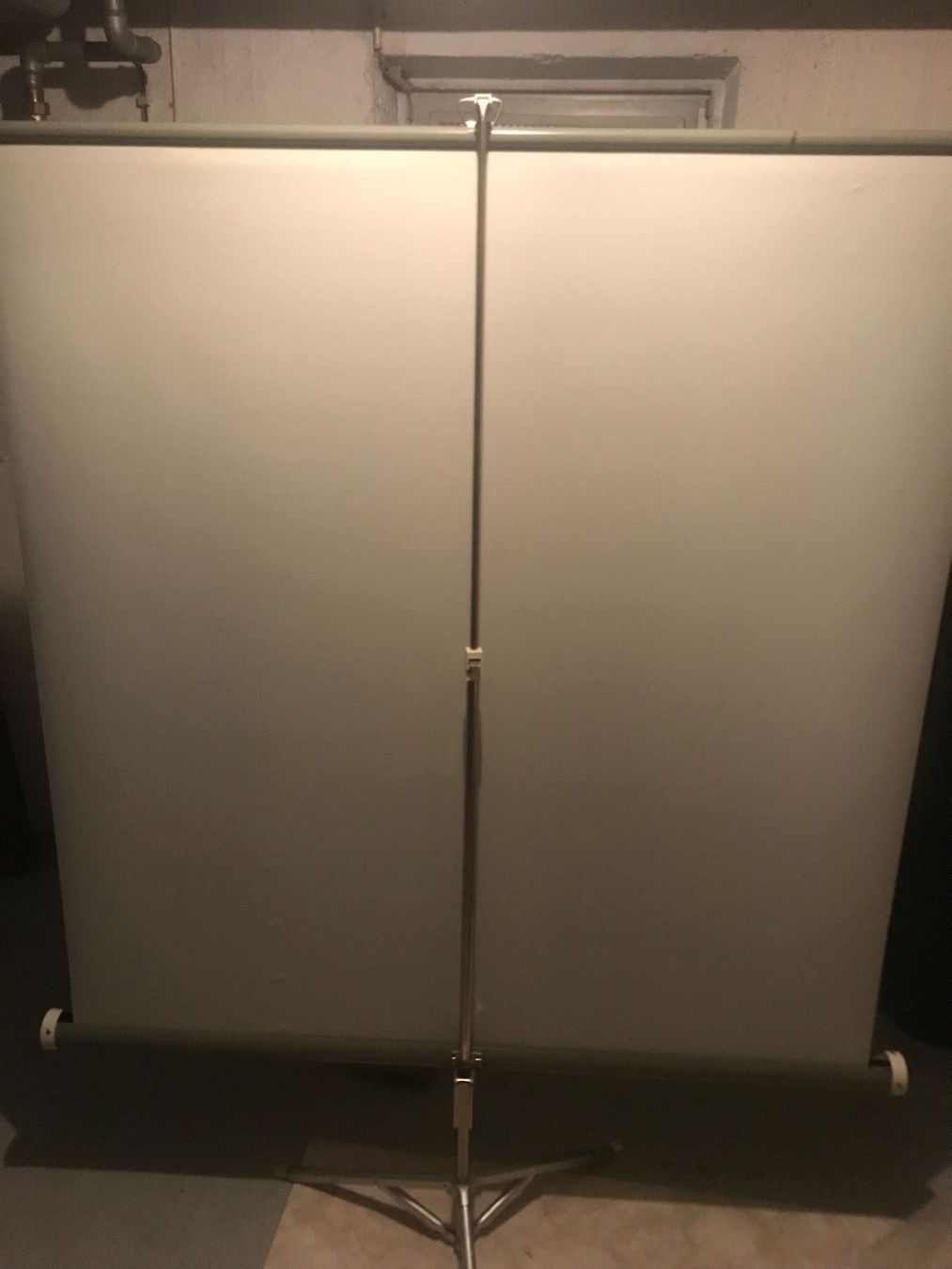 Home Cinema: Simplex Leinwand – Usato da Neuenhof venduto da Himmel2 1