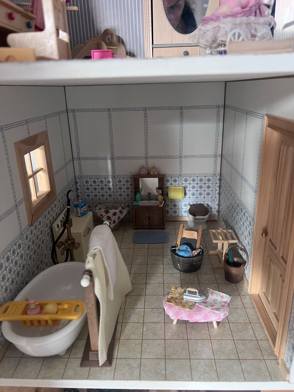 Case e mobili per bambole: PUPPENHAUS ECHTHOLZ 1996 HANDMADE – Usato da Biel/Bienne venduto da suandre 6