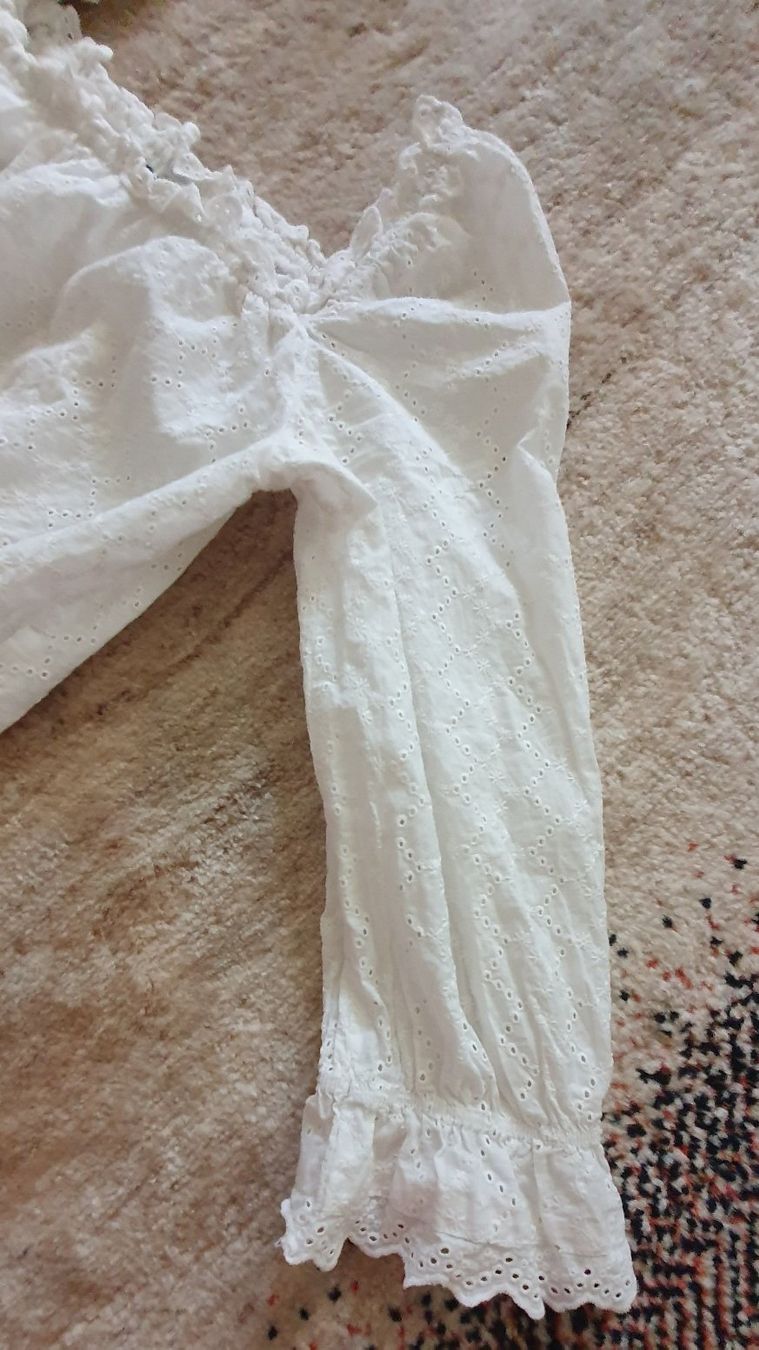 H&M Blusen: Baumwollbluse mit Broderie Anglaise, Gr. 38 – Neu (gemäss Beschreibung) aus Unterentfelden von LookoutMt 2