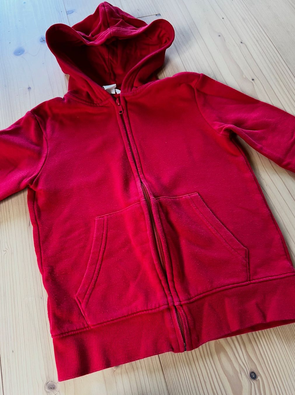 H&M Pulls et sweat-shirts: H&M Kaputzenpullover Gr.122 – D'occasion à Zürich par meggimay 1