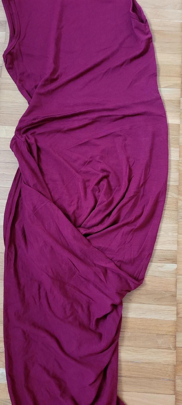 Kleider: Elegantes, weinrotes Maxikleid, Grösse S – Gebraucht aus Emmenbrücke von gatasalvache 4