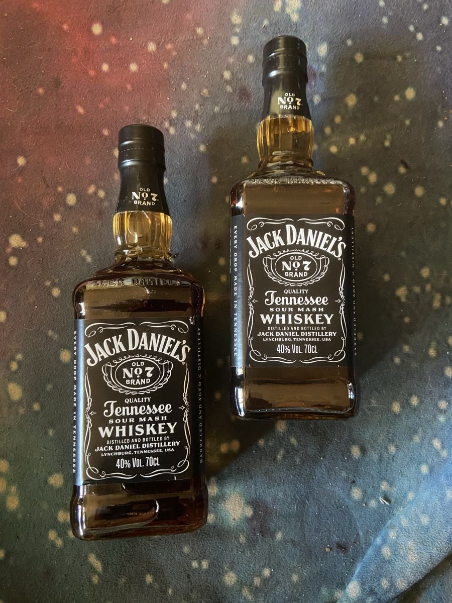 Jack Daniels Spiritueux: 2 Flaschen Jack Daniel's Whiskey 70cl neu  GRATIS VERSAND – Neuf avec emballage d'origine à Ostermundigen par bargirl