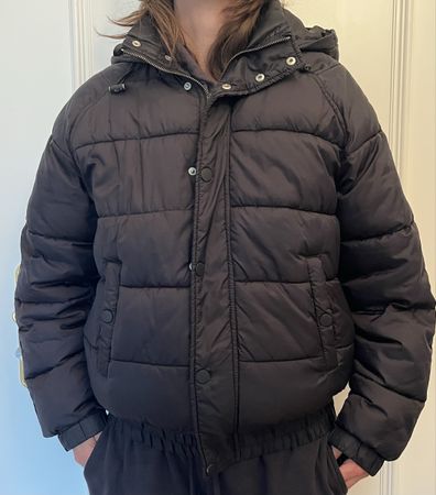 Stylische GUESS Puffer-Jacke Schwarz – Gr. S