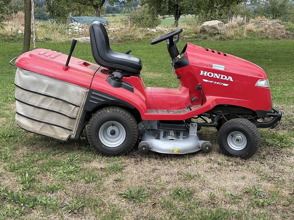 Tondeuses à gazon: Honda Aufsitzmäher  – D'occasion à Steinach par leo322 3