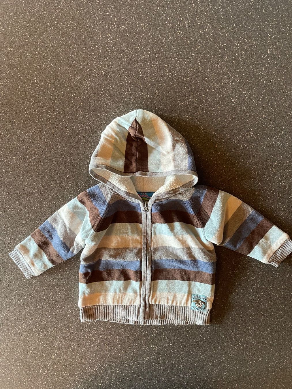 Maglioni & Felpe: Kapuzenpullover Grösse 74 – Usato da Embrach venduto da Smart0