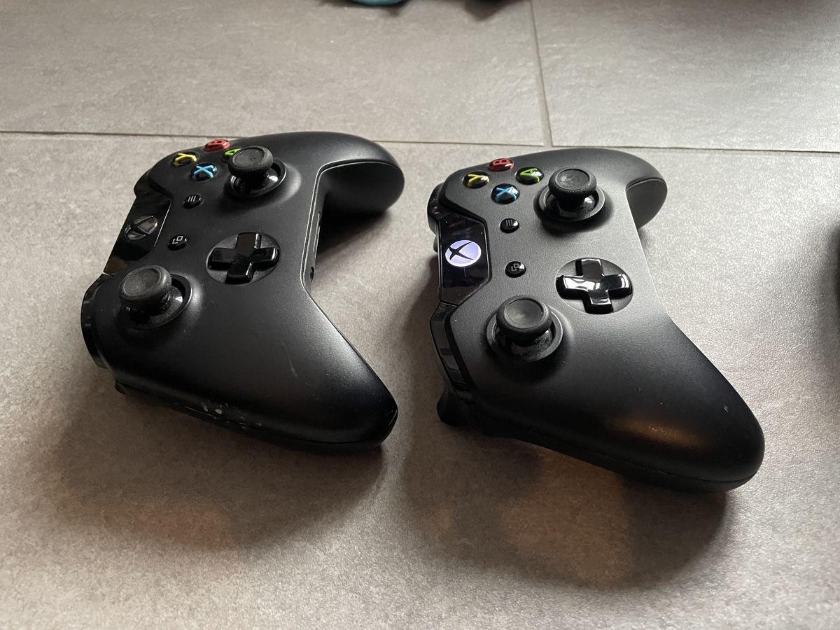 Microsoft Console: Xbox One 500 Gb + 2 Controllers + Kinect + 14 Games – Usato da La Neuveville venduto da RainbowCupcake 9