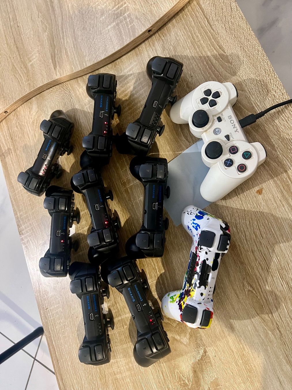 Sony Controller: 10 stk. PS3 Controllern Ab. 1 FR – Gebraucht aus Zürich von T.E.B 1