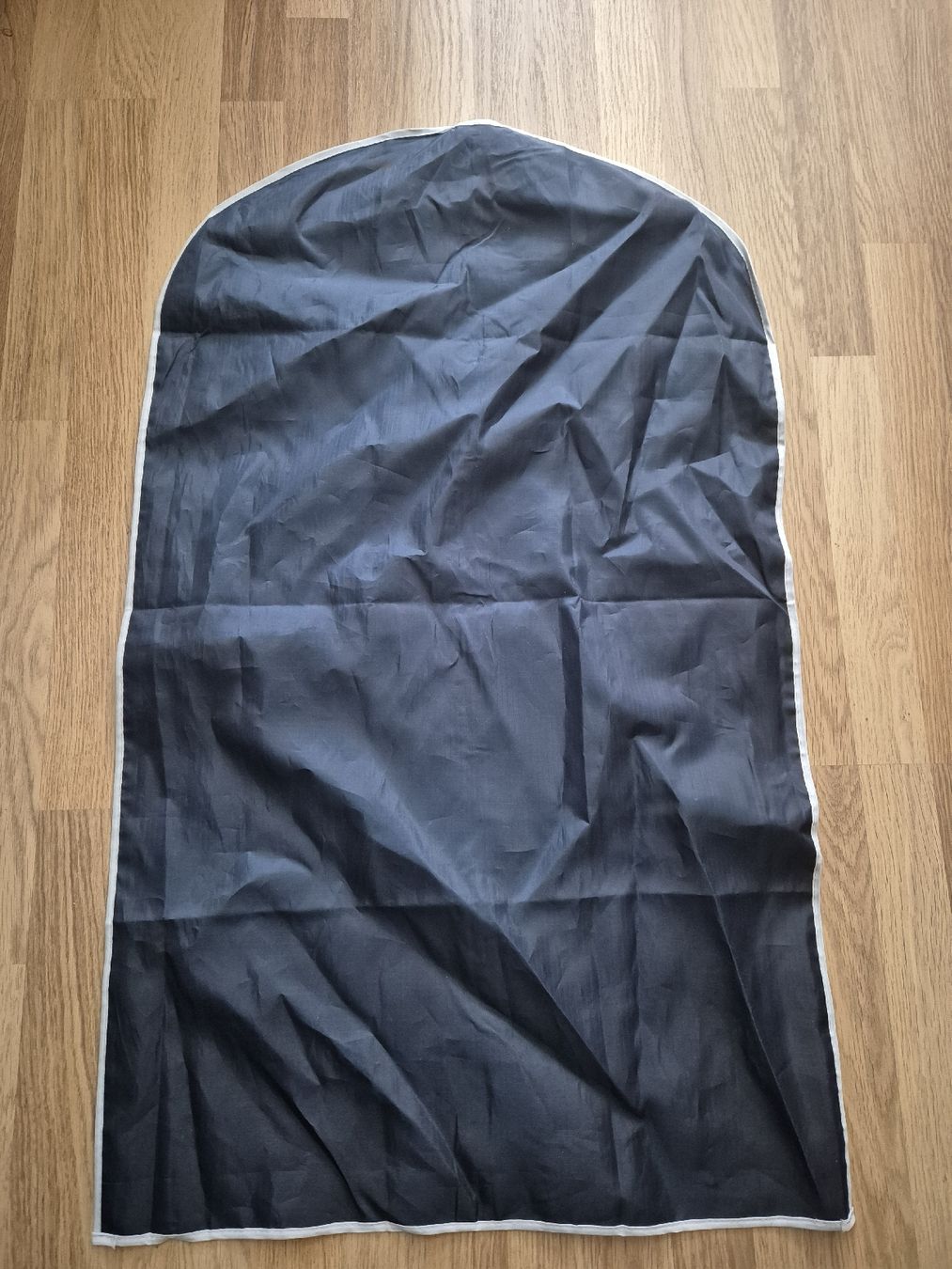 Garderobe: Kleidersack Schutzsack – Gebraucht aus Langenthal von Polarisstern 1