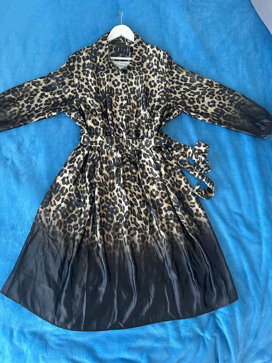 Vestiti: Neu, ungetragene Kleid ,Grösse 50, – Nuovo e nell'imballaggio originale da Oftringen venduto da Jola16