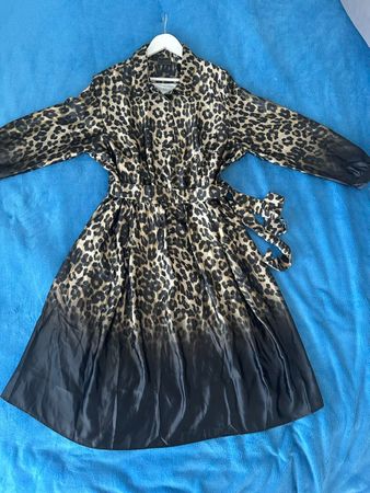 Neu, ungetragene Kleid ,Grösse 50,