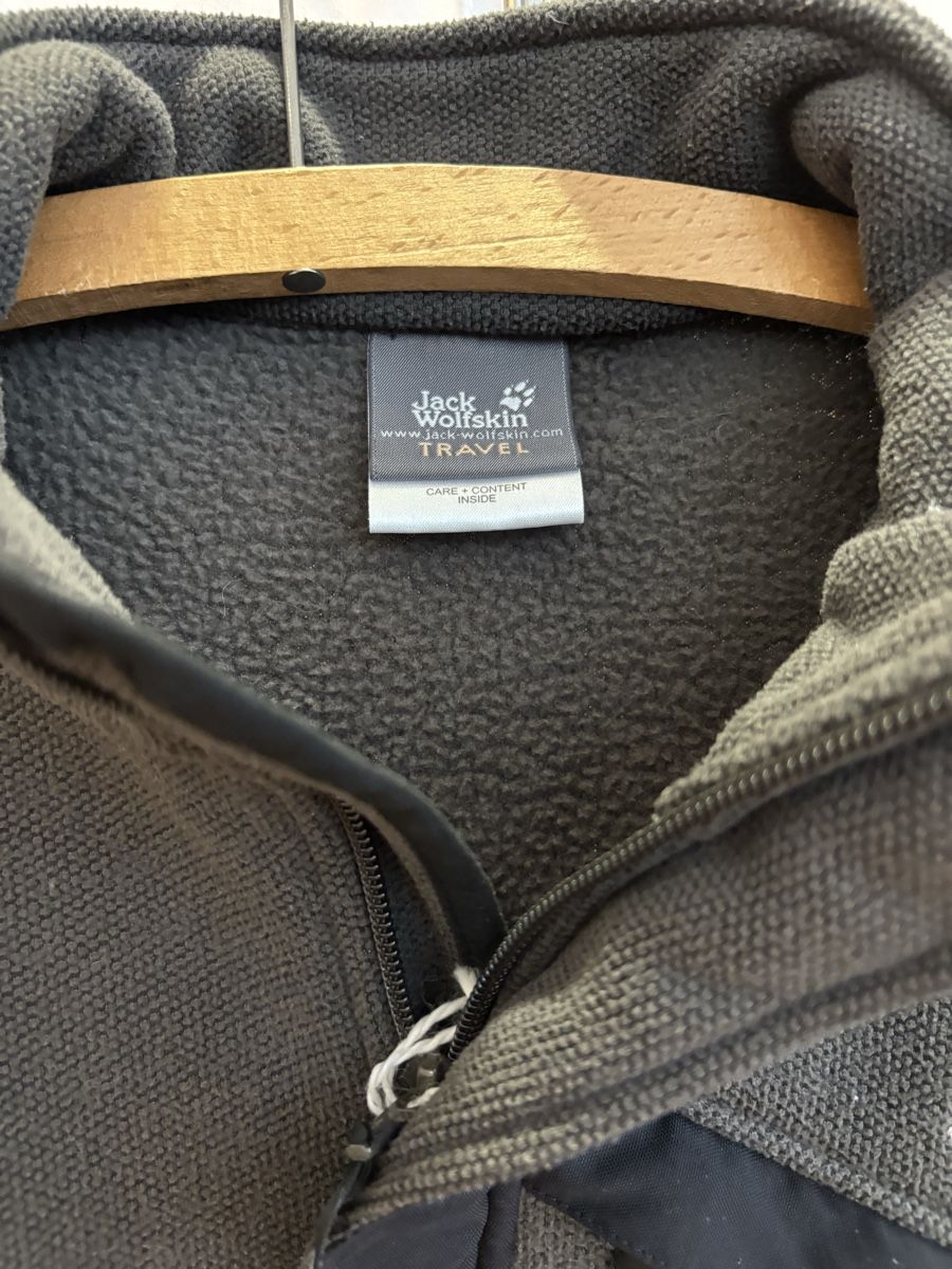 Jack Wolfskin Pulls & Sweat-shirts: Fleecepullover olivfarben Größe 44 – D'occasion à Burgdorf par VouSchoen 1