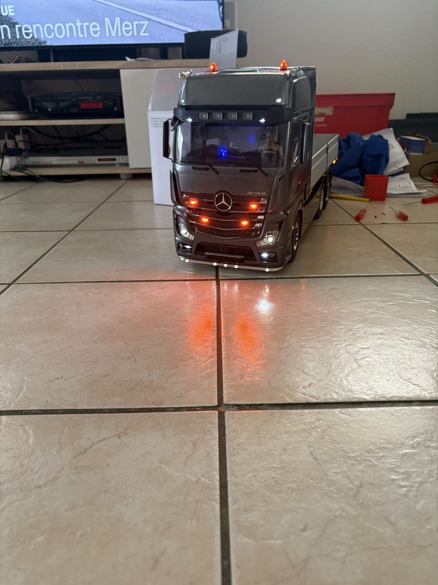 Tamiya Modellismo RC: Tamiya Actros – Usato da Mézières FR venduto da Paulwalke3 2